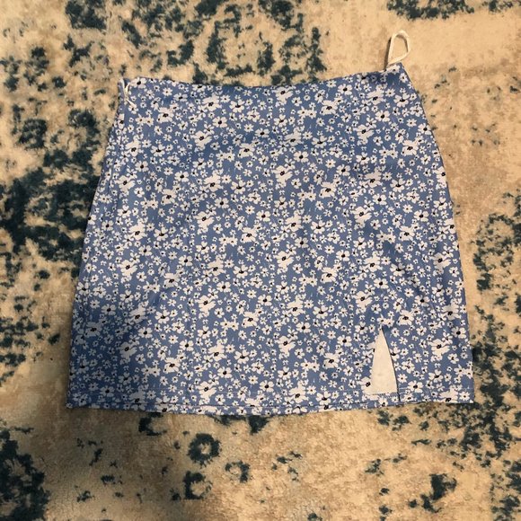 blue flower skirt with slit - Picture 1 of 1